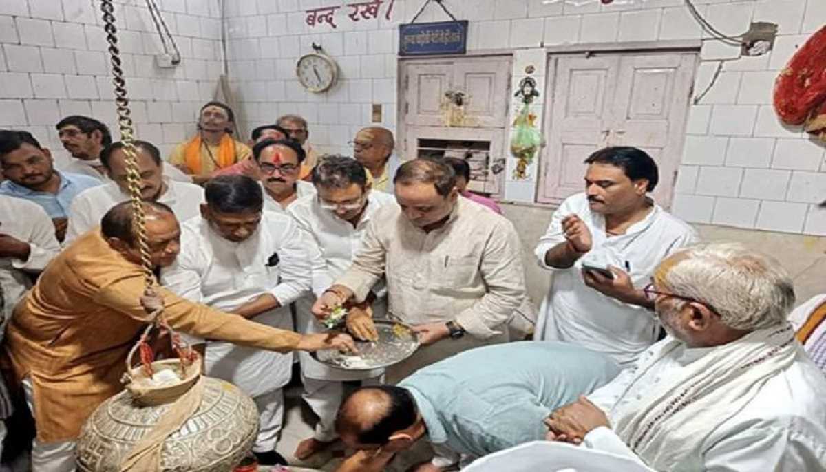 कांग्रेस नेताओं ने पूजा-अर्चना कर शिवराज सरकार के खिलाफ भरी हुंकार